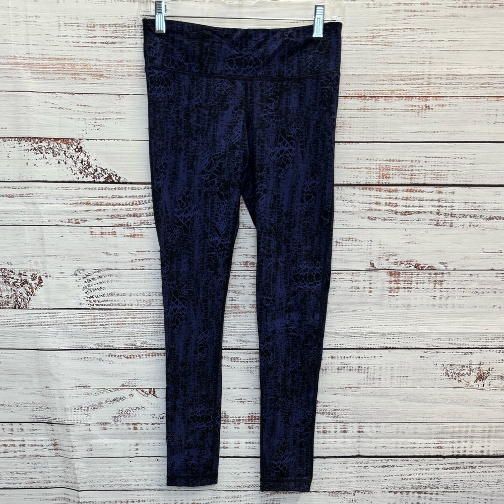 Kirkland Signature, Size S "Purple"